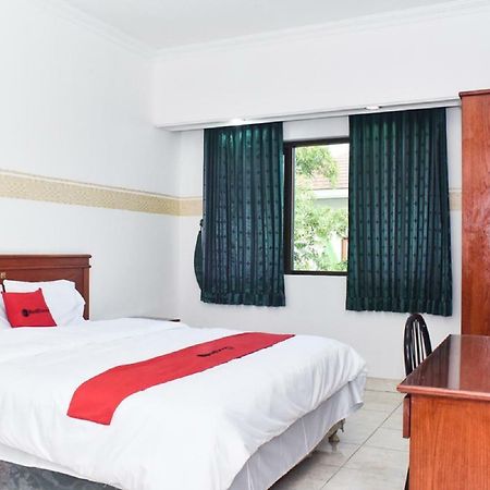 Reddoorz Near Lenmarc Mall Surabaya Pradahkalikendal Zewnętrze zdjęcie